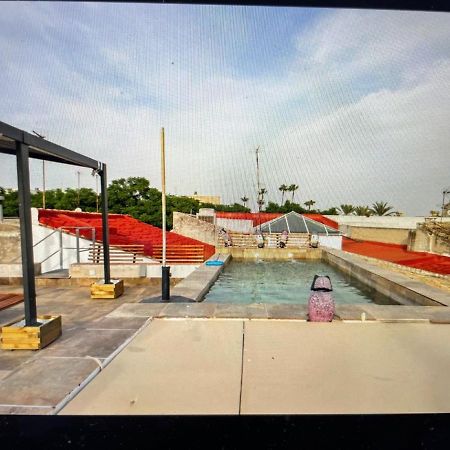 Casa Palacio En Jerez De La Frontera Con Piscina Privada Luaran gambar