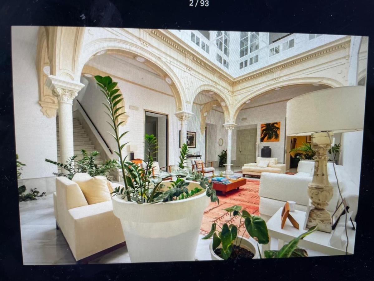 Casa Palacio En Jerez De La Frontera Con Piscina Privada Luaran gambar