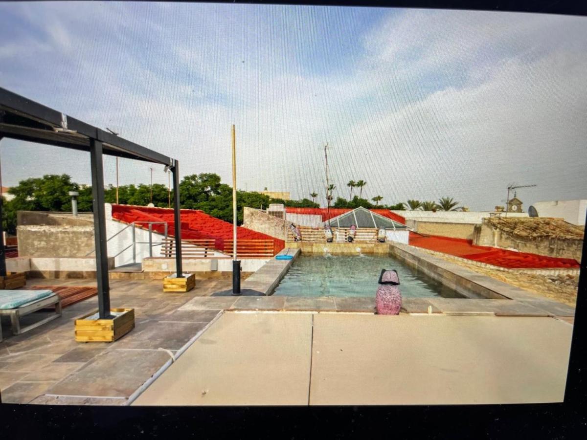 Casa Palacio En Jerez De La Frontera Con Piscina Privada Luaran gambar