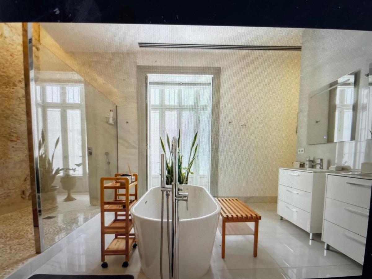 Casa Palacio En Jerez De La Frontera Con Piscina Privada Luaran gambar