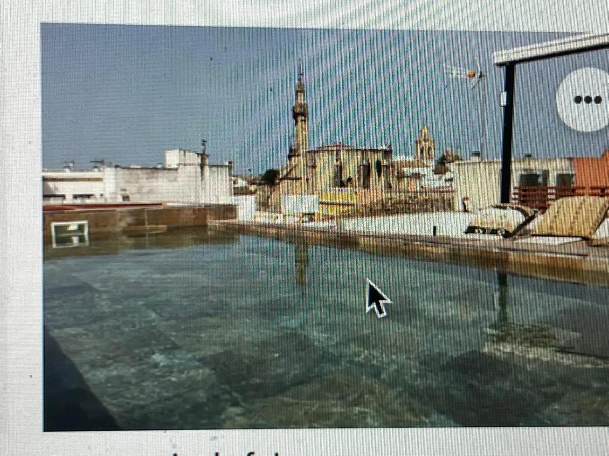 Casa Palacio En Jerez De La Frontera Con Piscina Privada Luaran gambar
