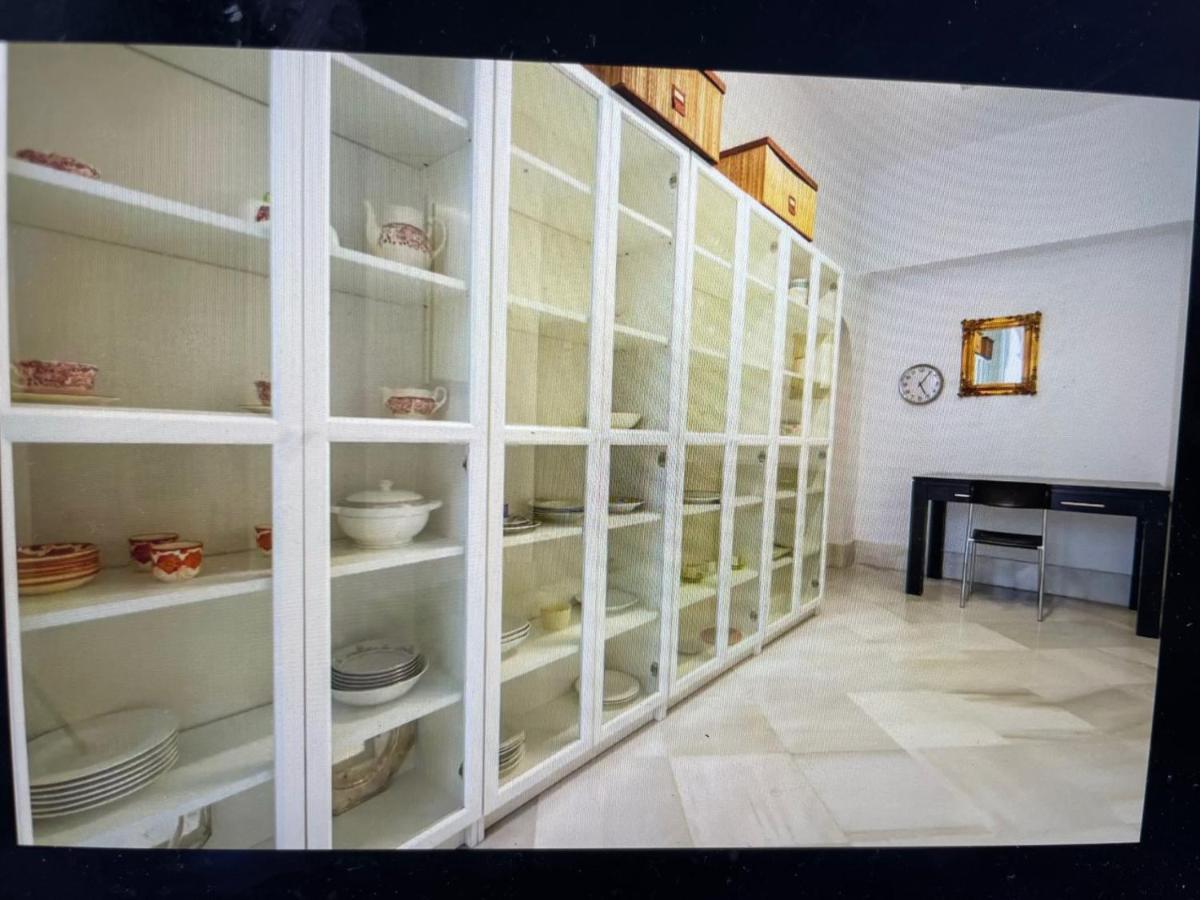 Casa Palacio En Jerez De La Frontera Con Piscina Privada Luaran gambar