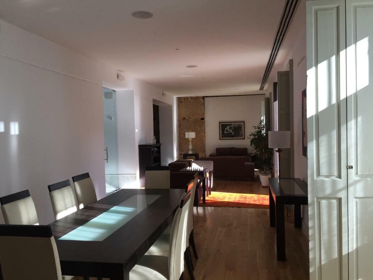Casa Palacio En Jerez De La Frontera Con Piscina Privada Luaran gambar