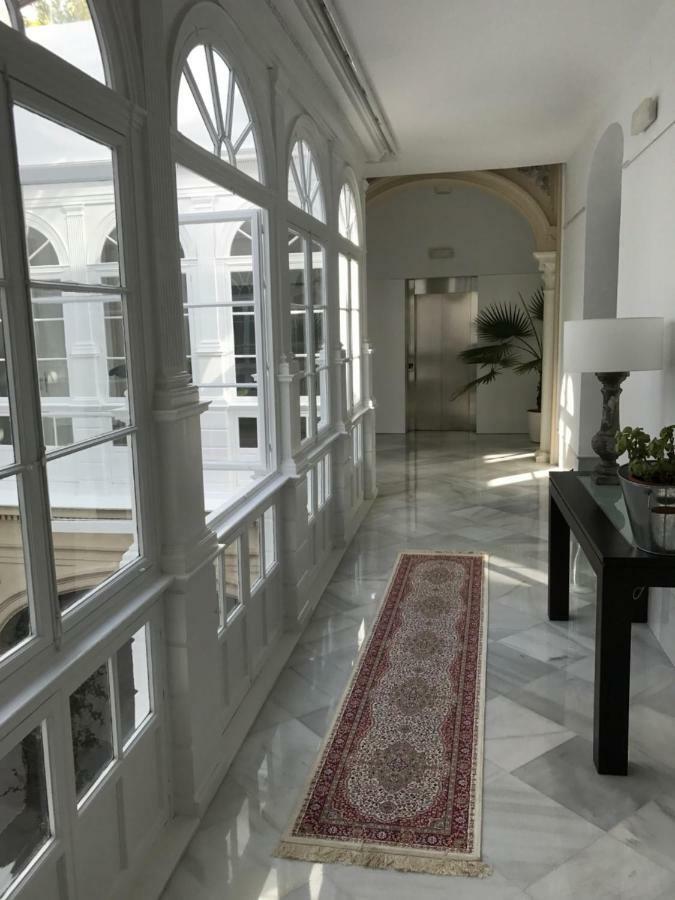 Casa Palacio En Jerez De La Frontera Con Piscina Privada Luaran gambar