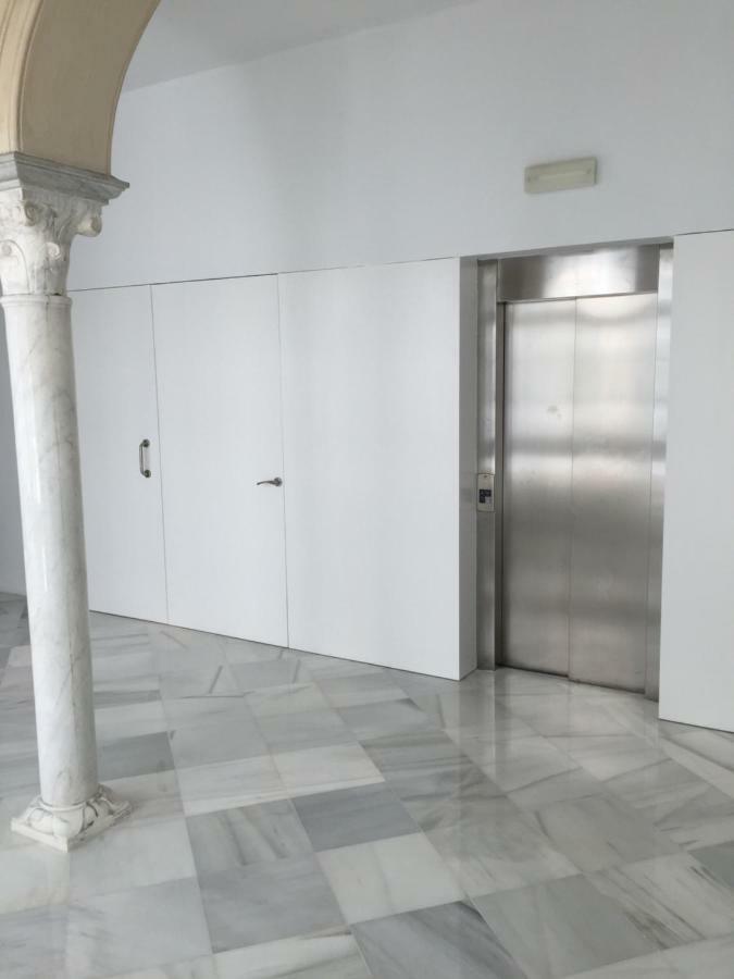Casa Palacio En Jerez De La Frontera Con Piscina Privada Luaran gambar