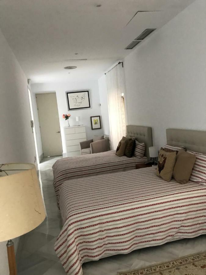Casa Palacio En Jerez De La Frontera Con Piscina Privada Luaran gambar